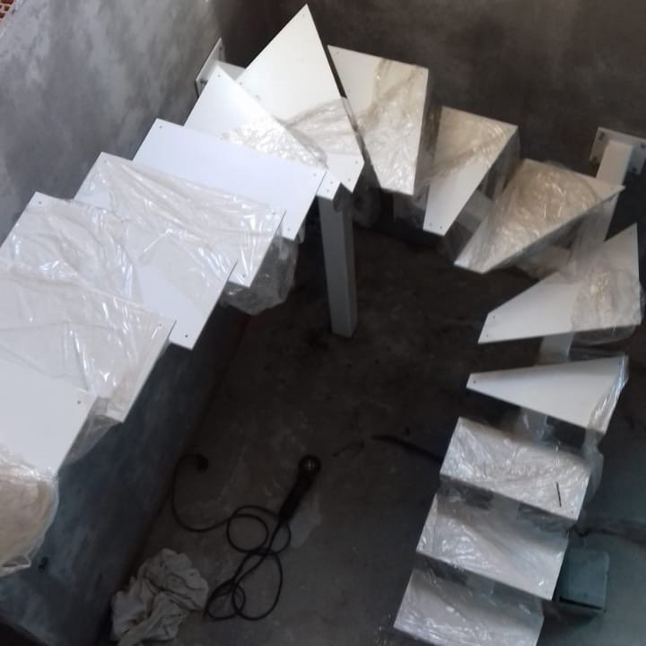 Каркас лестницы открытого типа