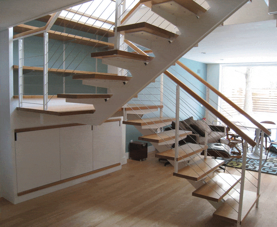 Современная лестница на Монокосоуре заказать в Москве и Московской области